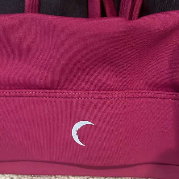 Zyia Cranberry Light N Tight Bra. Size L. - Picture 3 of 4